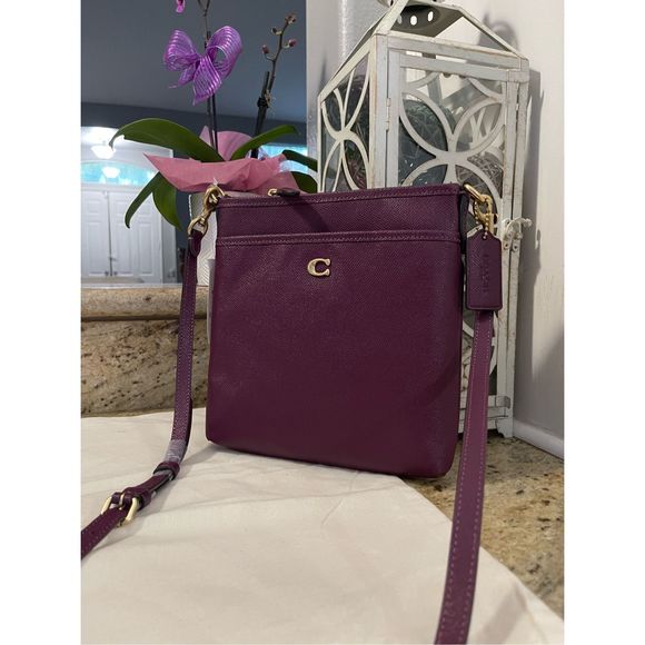 Coach Handbags - New coach leather crossbody